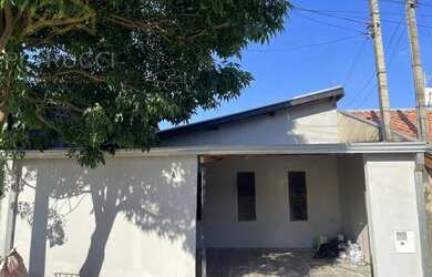 Imagem: A casa possui 2 Dormitórios, 2 Banheiros, 1 Vaga na garagem