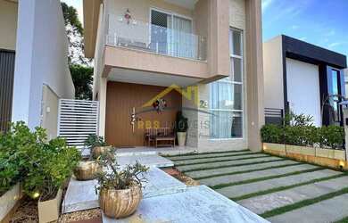 Imagem: A casa em condomínio possui 4 Dormitórios, 4 Banheiros, 2