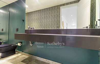 Imagem 12: Apartamento com varanda ampla em edifício de uma unidade por andar