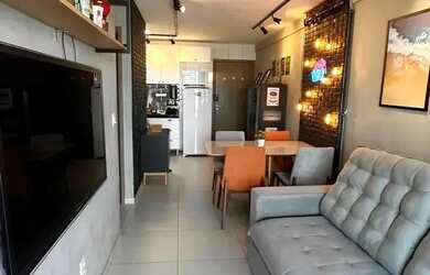 Imagem: O apartamento possui 1 Dormitório, 1 Banheiro, 1 Vaga na garagem