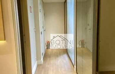 Imagem: O depósito possui 3 Vagas na garagem e 214m² de Área e está