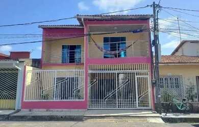 Imagem: A casa em condomínio possui 4 Dormitórios, 3 Banheiros, 2