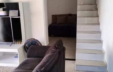 Imagem: A casa possui 2 Dormitórios, 2 Banheiros, 1 Vaga na garagem