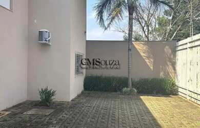 Imagem: O depósito possui 2 Vagas na garagem, 321m² de Área e está