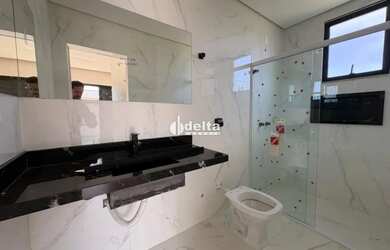 Imagem 13: Sobrado com 4 quartos sendo 3 suítes disponível para a venda no bairro...