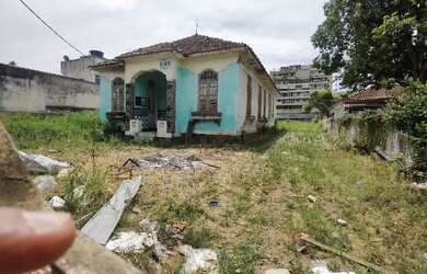 Imagem: O terreno possui 1.936m² de Área e está localizado em Praça