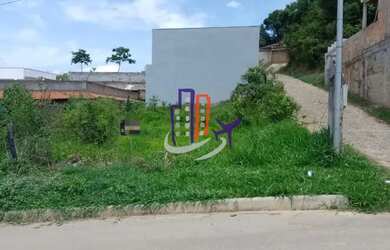 Imagem: O terreno possui 380m² de Área e está localizado em Quintas