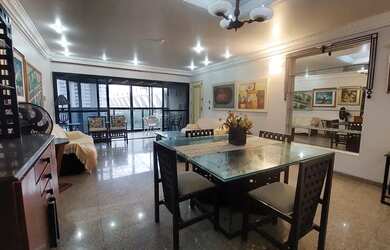 Imagem: O apartamento possui 3 Dormitórios, 5 Banheiros, 1 Vaga na