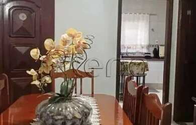 Imagem: A casa possui 3 Dormitórios, 1 Banheiro, 4 Vagas na garagem