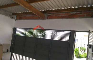 Imagem: A casa possui 3 Dormitórios, 4 Banheiros, 2 Vagas na garagem