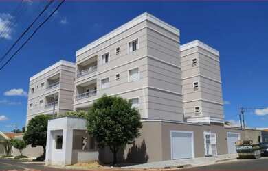 Imagem: O apartamento possui 3 Dormitórios, 2 Banheiros, 2 Vagas na