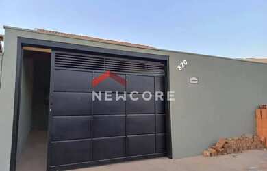 Imagem: A casa possui 2 Dormitórios, 1 Banheiro, 1 Vaga na garagem