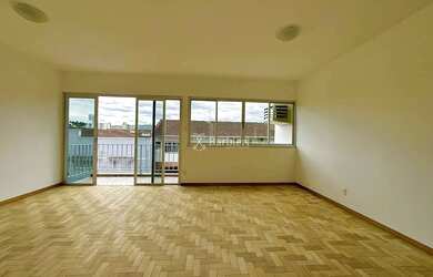 Imagem: O apartamento possui 3 Dormitórios, 2 Banheiros, 1 Vaga na