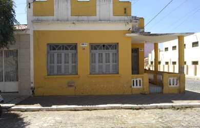 Imagem: Casa grande com 3 quartos e 02 terraços em Itaporanga - pb