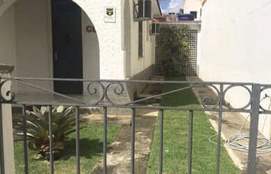 Imagem: A casa possui 2 Dormitórios, 1 Banheiro, 1 Vaga na garagem