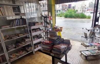 Imagem: A casa possui 2 Dormitórios, 1 Banheiro, 1 Vaga na garagem