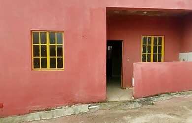 Imagem: A casa possui 2 Dormitórios, 1 Banheiro e 180m² de Área e