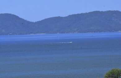 Imagem: A casa possui 3 Dormitórios, 1 Banheiro, 3 Vagas na garagem