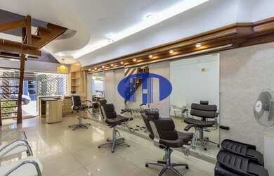 Imagem: O depósito possui 68m² de Área e está localizado em Sion