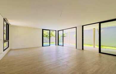 Imagem 5: Casa em São Paulo. Piscina, Varanda, 455m² de Áreae4 Vagas na garagem