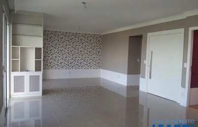 Imagem: O apartamento possui 3 Dormitórios, 5 Banheiros, 2 Vagas na