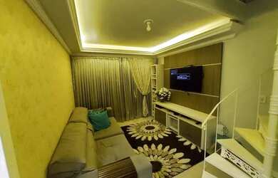 Imagem: A casa possui 4 Dormitórios, 3 Banheiros, 2 Vagas na garagem