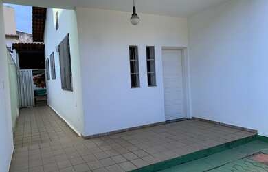 Imagem: A casa possui 3 Dormitórios, 4 Vagas na garagem e está localizado