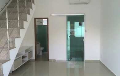 Imagem: A casa possui 2 Dormitórios, 2 Banheiros, 2 Vagas na garagem