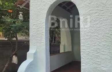 Imagem: A casa possui 2 Dormitórios, 1 Banheiro, 135m² de Área, Churrasqueira