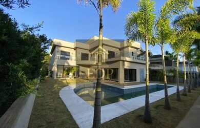 Imagem: A casa em condomínio possui 5 Dormitórios, 5 Banheiros, 5