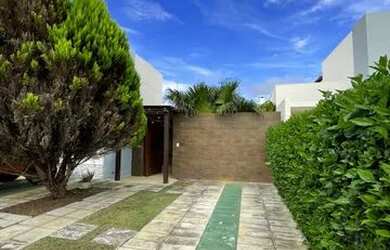 Imagem: A casa possui 3 Dormitórios, 5 Banheiros, 4 Vagas na garagem