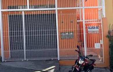 Imagem: A casa possui 4 Dormitórios, 2 Banheiros, 100m² de Área