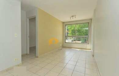 Imagem: O apartamento possui 1 Dormitório, 1 Banheiro, 1 Vaga na garagem