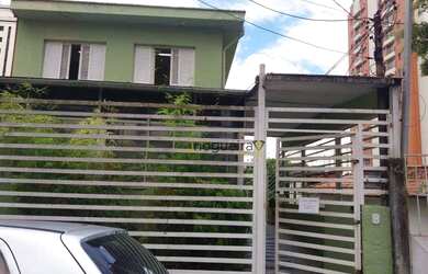 Imagem: A casa possui 4 Dormitórios, 5 Banheiros, 4 Vagas na garagem