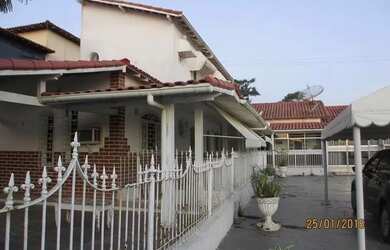 Imagem: A casa em condomínio possui 3 Dormitórios, 3 Banheiros, 2