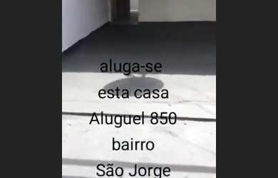 Imagem: A casa possui 2 Dormitórios, 1 Banheiro, 1 Vaga na garagem