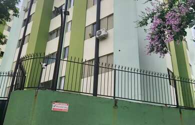 Imagem: O apartamento possui 3 Dormitórios, 1 Banheiro, 1 Vaga na garagem