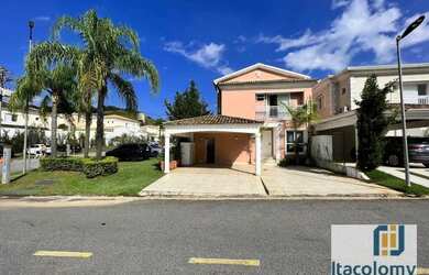 Imagem: A casa em condomínio possui 3 Dormitórios, 3 Banheiros e 230m²