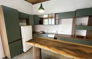 Imagem: A casa possui 1 Dormitório, Acomodam 3 pessoas e está localizado