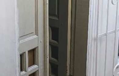 Imagem: A casa possui 2 Dormitórios, 1 Banheiro, 55m² de Área, Direto