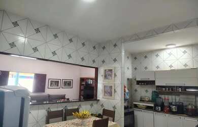 Imagem 7: Sobrado para venda possui 500 metros quadrados com 5 quartos em Massagueira...