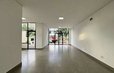 Imagem: O depósito possui 4 Vagas na garagem, 412m² de Área e Imóvel