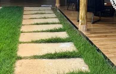 Imagem: A casa possui 3 Dormitórios, 3 Banheiros, 5 Vagas na garagem