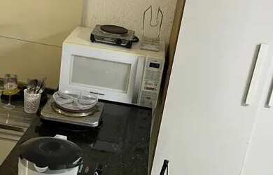 Imagem: A kitnet possui 1 Dormitório, 1 Banheiro, 1 Vaga na garagem