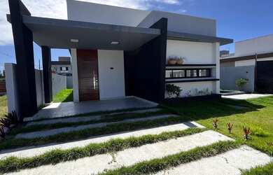 Imagem: A casa em condomínio possui 3 Dormitórios, 2 Banheiros, 4