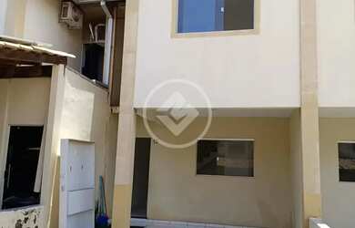 Imagem: A casa em condomínio possui 3 Dormitórios, 1 Banheiro, 2 Vagas
