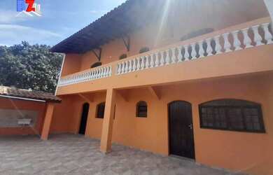 Imagem: A casa possui 2 Dormitórios, 1 Banheiro, 1 Vaga na garagem