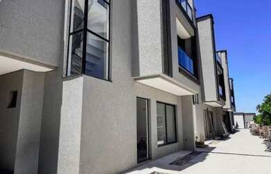 Imagem: A casa em condomínio possui 3 Dormitórios, 3 Banheiros, 2