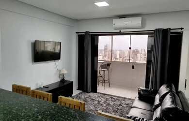 Imagem: O apartamento possui 1 Dormitório, 1 Banheiro, 1 Vaga na garagem