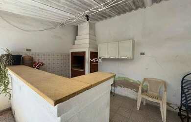 Imagem: A casa possui 2 Dormitórios, 2 Banheiros, 3 Vagas na garagem